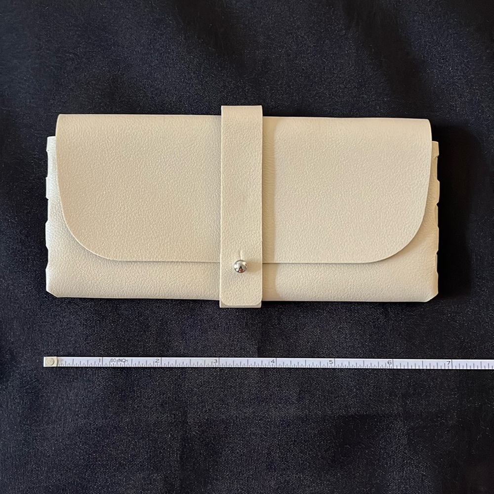 YELLOW SUNGLASSES W/FREE CASE ✨✨✨ - Picture 6 of 7